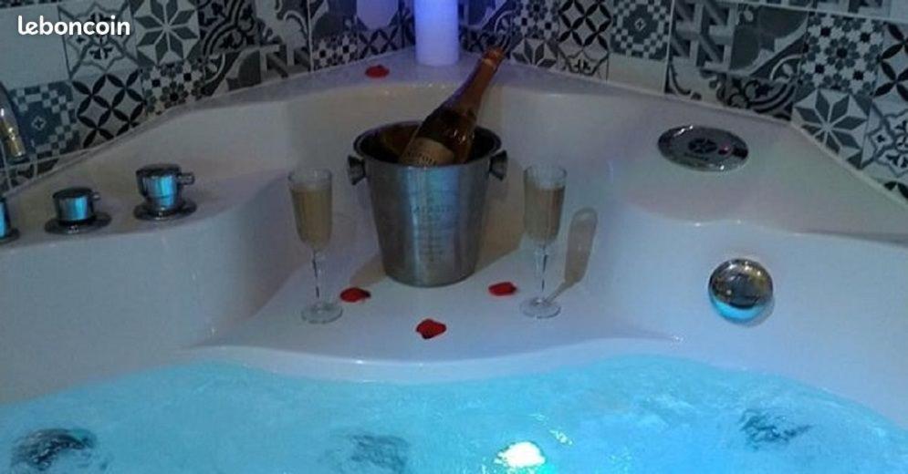 Ecrin D' Amour Suite Romantique Avec Jacuzzi Castels 外观 照片
