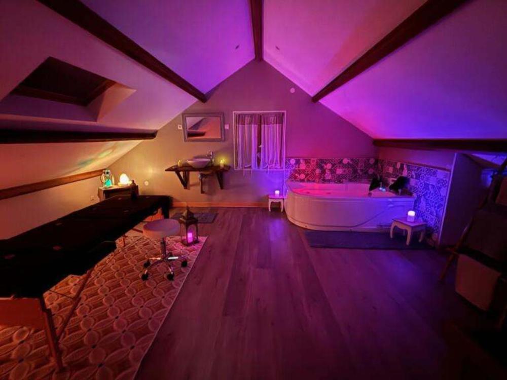 Ecrin D' Amour Suite Romantique Avec Jacuzzi Castels 外观 照片